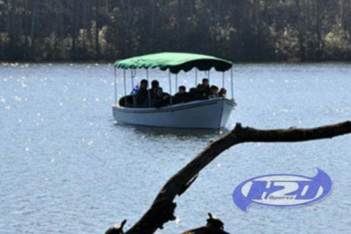 a small boat in a body of water