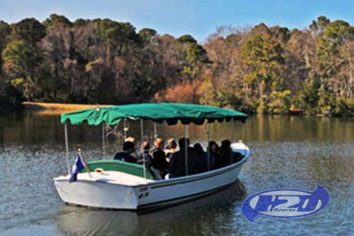 a small boat in a body of water